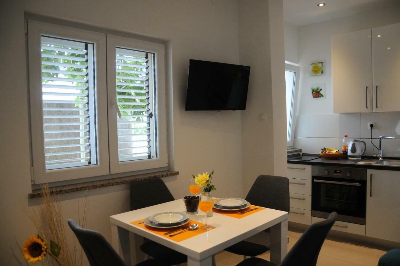 Apartment Aria With Private Parking Сплит Екстериор снимка